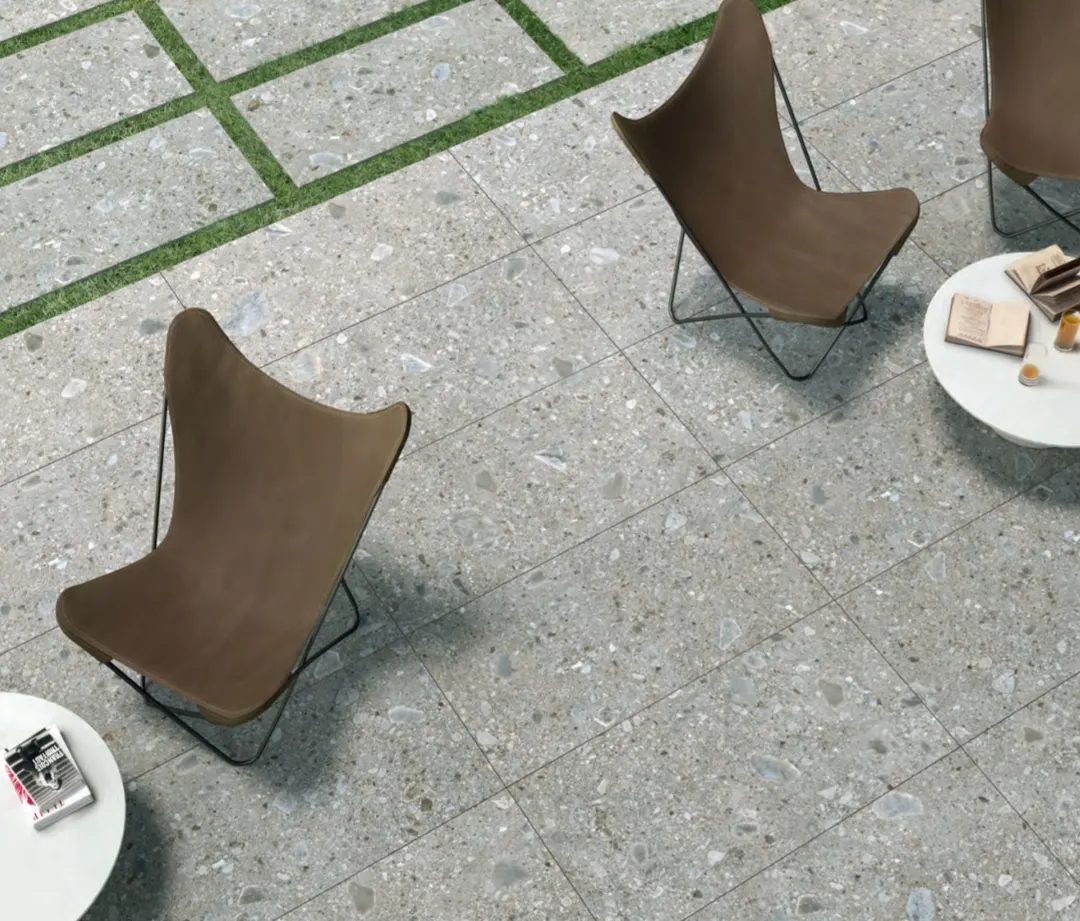 The Aesthetics of Resin, the Performance of Porcelain
